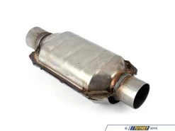 Universal Catalytic Converter - 2.25" -Auto Parts 1524029 x800