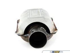 Universal Catalytic Converter - 2.25" -Auto Parts 1524030 x800