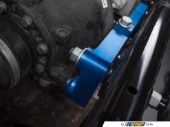 Turner Dual Mount Diff Plate - With Extra Rear Position OE Bushing -Auto Parts 1537110 x800