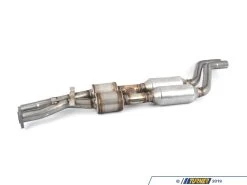 Magnaflow Catalytic Converter - E36 328i 328is 328ic 96-98 -Auto Parts 1556047 x800