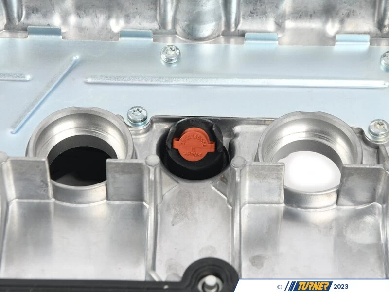 E9X M3 Valve Cover - Right 5 E9X M3 Valve Cover - Right - Image 3