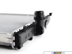 E46 323/325/328/330 Manual, Z4 5/05+ OE BMW Radiator 20 E46 323/325/328/330 Manual, Z4 5/05+ OE BMW Radiator -Auto Parts 216706 x800