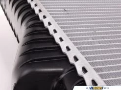 E39 540i 99-03 Automatic, E38 99-01 OEM Behr Radiator 16 E39 540i 99-03 Automatic, E38 99-01 OEM Behr Radiator -Auto Parts 364806 x800