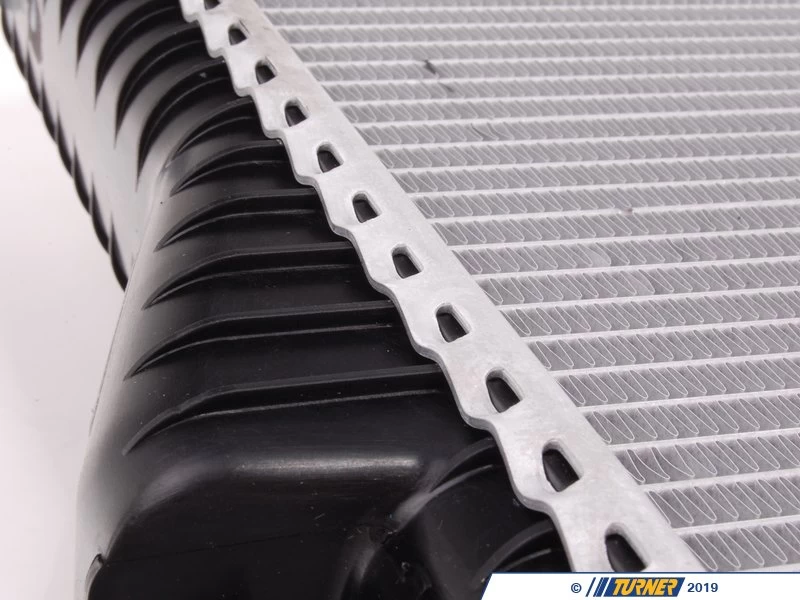 E39 540i 99-03 Automatic, E38 99-01 OEM Behr Radiator 8 E39 540i 99-03 Automatic, E38 99-01 OEM Behr Radiator - Image 6