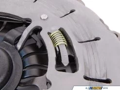 Sachs Clutch Kit - E46 325xi (Thru 08/03), 330i 5 Speed (Thru 03/03), E39 530i, Z3 3.0 -Auto Parts 445961 x800