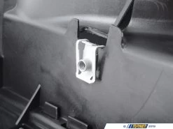 Genuine BMW Front Air Duct - F25 F26 -Auto Parts 768019 x800