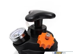 3-Liter European Pressure Brake Bleeder With Catch Bottle -Auto Parts 829290 x800 1