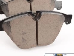 Akebono Front Euro Ceramic Brake Pad Set -- F06 F10 F12 F13 11 Akebono Front Euro Ceramic Brake Pad Set -- F06 F10 F12 F13 -Auto Parts 834327 x800