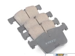 Akebono Front Euro Ceramic Brake Pad Set -- F25 X3 F26 X4 -Auto Parts 943342 x800